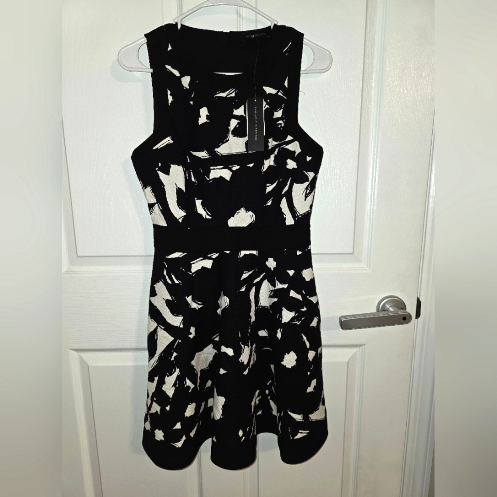 Banana Republic Elegant Black and White Floral Dress With Pockets
